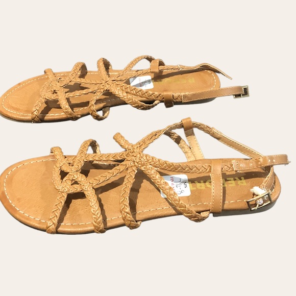 Woman’s sandals - Picture 2 of 3